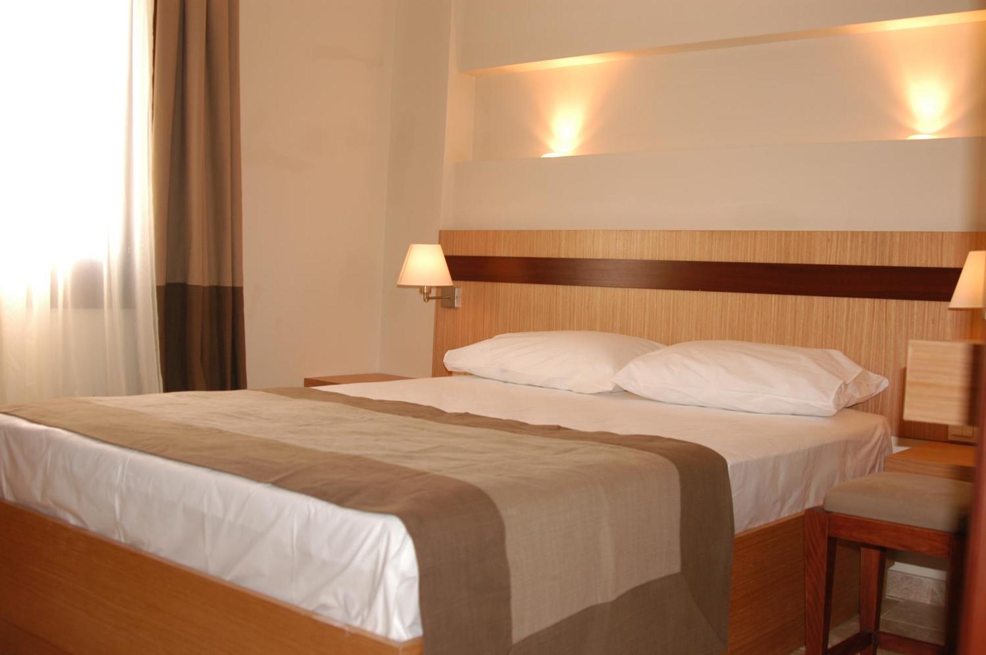 Villanaz Apart Hotel ビテツ エクステリア 写真